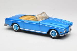 BMW 503 Cabriolet Riviera Blue Revell 1:18 08843 Kov – obrázek 7 z 9