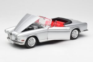 BMW 503 Stříbrný Revell 1:18 18787 Kov – obrázek 2 z 8