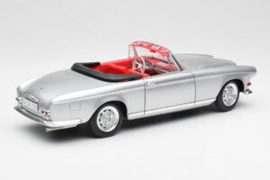 BMW 503 Stříbrný Revell 1:18 18787 Kov – obrázek 3 z 8
