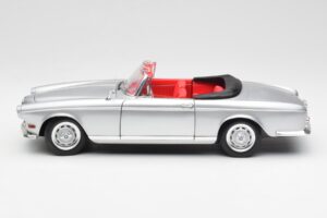 BMW 503 Stříbrný Revell 1:18 18787 Kov – obrázek 4 z 8