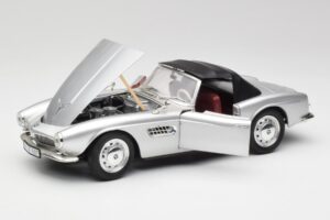 BMW 507 Stříbrný Revell 1:18 9034 Kov – obrázek 2 z 8