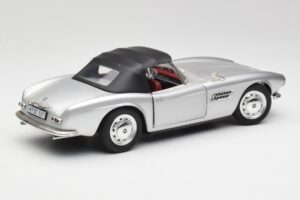 BMW 507 Stříbrný Revell 1:18 9034 Kov – obrázek 3 z 8