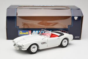 BMW 507 Touring Sport Feather White Revell 1:18 8810 Kov – obrázek 8 z 8