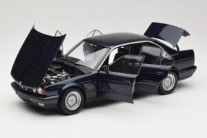 BMW 535i E34 Blue Metallic Minichamps 1:18 100024004 Kov – obrázek 2 z 8