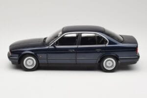 BMW 535i E34 Blue Metallic Minichamps 1:18 100024004 Kov – obrázek 4 z 8