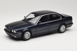 BMW 535i E34 Blue Metallic Minichamps 1:18 100024004 Kov