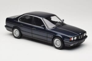 BMW 535i E34 Blue Metallic Minichamps 1:18 100024004 Kov – obrázek 6 z 8