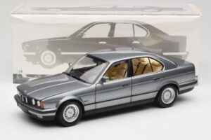 BMW 535i E34 Šedý Metallic Minichamps 1:18 100024008 Kov – obrázek 8 z 8