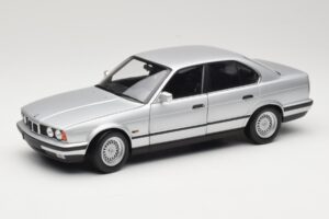 BMW 535i E34 Stříbrný Minichamps 1:18 100024005 Kov