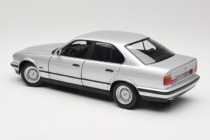 BMW 535i E34 Stříbrný Minichamps 1:18 100024005 Kov – obrázek 7 z 8