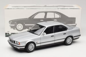 BMW 535i E34 Stříbrný Minichamps 1:18 100024005 Kov – obrázek 8 z 8