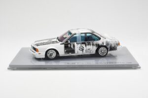 BMW 635 CSi E24 Art Car Robert Rauschenberg AUTOart 1:18 80430150924 Kov – obrázek 3 z 8