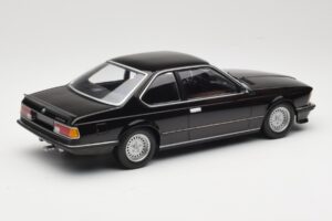 BMW 635 CSi E24 Black Metallic Minichamps 1:18 155028104 Kov – obrázek 2 z 6
