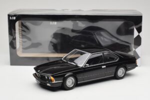 BMW 635 CSi E24 Black Metallic Minichamps 1:18 155028104 Kov – obrázek 6 z 6