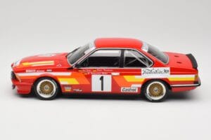 BMW 635 CSi E24 #1 U. Felder / D. Hamelmann Auto Budde Winners 24 Hours of Nürburgring 1985 Minichamps 1:18 155852501 Kov – obrázek 3 z 6