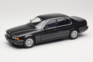 BMW 730i E32 Black Metallic Minichamps 1:18 100023002 Kov