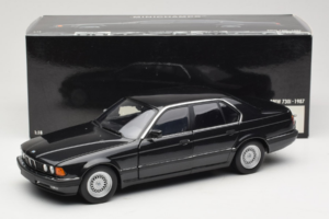 BMW 730i E32 Black Metallic Minichamps 1:18 100023002 Kov – obrázek 8 z 8