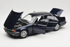 BMW 730i E32 Modrý Metallic Minichamps 1:18 100023006 Kov – obrázek 2 z 8