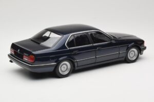 BMW 730i E32 Modrý Metallic Minichamps 1:18 100023006 Kov – obrázek 3 z 8
