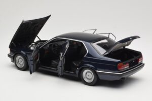 BMW 730i E32 Modrý Metallic Minichamps 1:18 100023006 Kov – obrázek 5 z 8