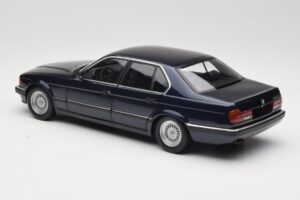 BMW 730i E32 Modrý Metallic Minichamps 1:18 100023006 Kov – obrázek 7 z 8