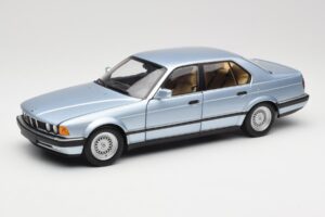 BMW 730i E32 Světle Modrý Metallic Minichamps 1:18 100023008 Kov