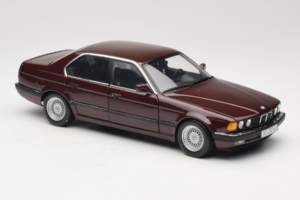BMW 730i E32 Red Metallic Minichamps 1:18 100023001 Kov – obrázek 6 z 8