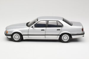 BMW 730i E32 Stříbrný Minichamps 1:18 100023000 Kov – obrázek 4 z 8