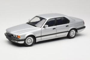 BMW 730i E32 Stříbrný Minichamps 1:18 100023000 Kov