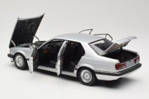 BMW 730i E32 Stříbrný Minichamps 1:18 100023000 Kov – obrázek 5 z 8