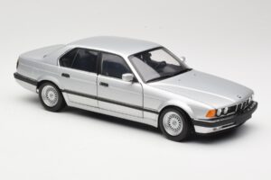 BMW 730i E32 Stříbrný Minichamps 1:18 100023000 Kov – obrázek 6 z 8