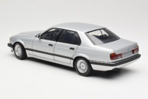 BMW 730i E32 Stříbrný Minichamps 1:18 100023000 Kov – obrázek 7 z 8