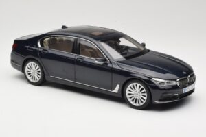 BMW 750Li F02 Imperial Blue Paragon 1:18 80432405586 Kov – obrázek 6 z 8
