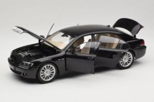 BMW 760Li E66 Individual Černý Kyosho 1:18 08573RB Kov – obrázek 2 z 8
