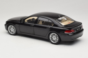 BMW 760Li E66 Individual Černý Kyosho 1:18 08573RB Kov – obrázek 7 z 8