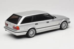 BMW Alpina B10 E34 4.6 Touring Stříbrný MCG 1:18 MCG18332MCW Kov – obrázek 2 z 6