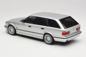 BMW Alpina B10 E34 4.6 Touring Stříbrný MCG 1:18 MCG18332MCW Kov – obrázek 5 z 6