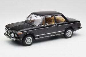 BMW 2002 L E10 Černý AUTOart 1:18 70603 Kov