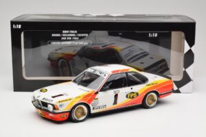 BMW 635CSi E24 BMW Italia #1 U. Grano / H. Kelleners Spa 1983 Minichamps 1:18 155832601 Kov – obrázek 6 z 6