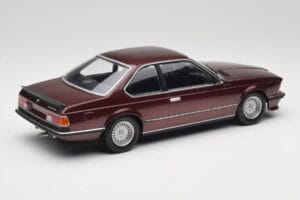 BMW 635 CSi E24 Karmesinrot Metallic Minichamps 1:18 155028105 Kov – obrázek 2 z 6