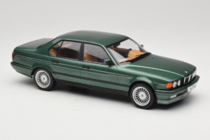 BMW Alpina B11 E32 3.5 Metallic Green MCG 1:18 MCG18233 Kov – obrázek 4 z 6