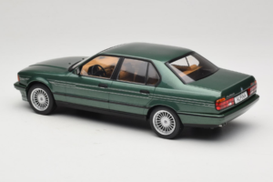 BMW Alpina B11 E32 3.5 Metallic Green MCG 1:18 MCG18233 Kov – obrázek 5 z 6