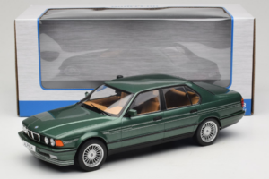 BMW Alpina B11 E32 3.5 Metallic Green MCG 1:18 MCG18233 Kov – obrázek 6 z 6