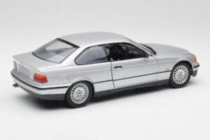 BMW 3 Series E36 Coupe Stříbrný UT Models 1:18 180023321 Kov – obrázek 3 z 8