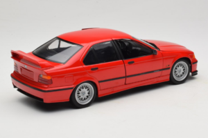 BMW 318is E36 Hellrot UT Models 1:18 180024302-R1 Kov – obrázek 3 z 8