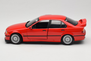 BMW 318is E36 Hellrot UT Models 1:18 180024302-R1 Kov – obrázek 4 z 8