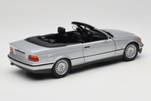 BMW 3 Series E36 Kabriolet Stříbrný UT Models 1:18 BMW008 Kov – obrázek 3 z 8