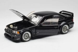 BMW E36 M3 GTR Street Cosmos Černý UT Models 1:18 20481 Kov – obrázek 2 z 8