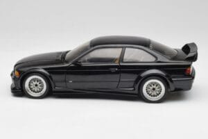 BMW E36 M3 GTR Street Cosmos Černý UT Models 1:18 20481 Kov – obrázek 4 z 8