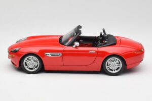 BMW Z8 E52 Roadster Jasně Červený Bburago 1:18 12032 Kov – obrázek 4 z 8